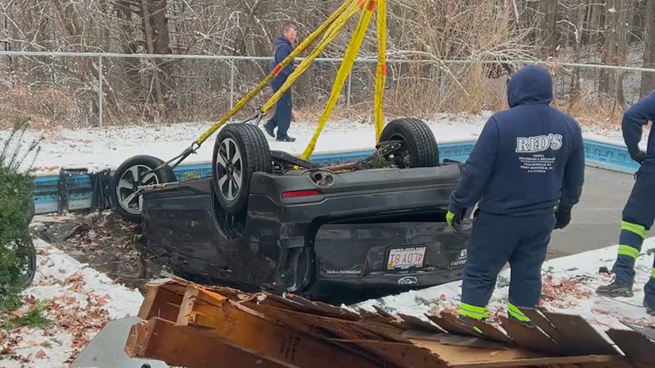 Apple Watch saves man after upside down car crash into pool