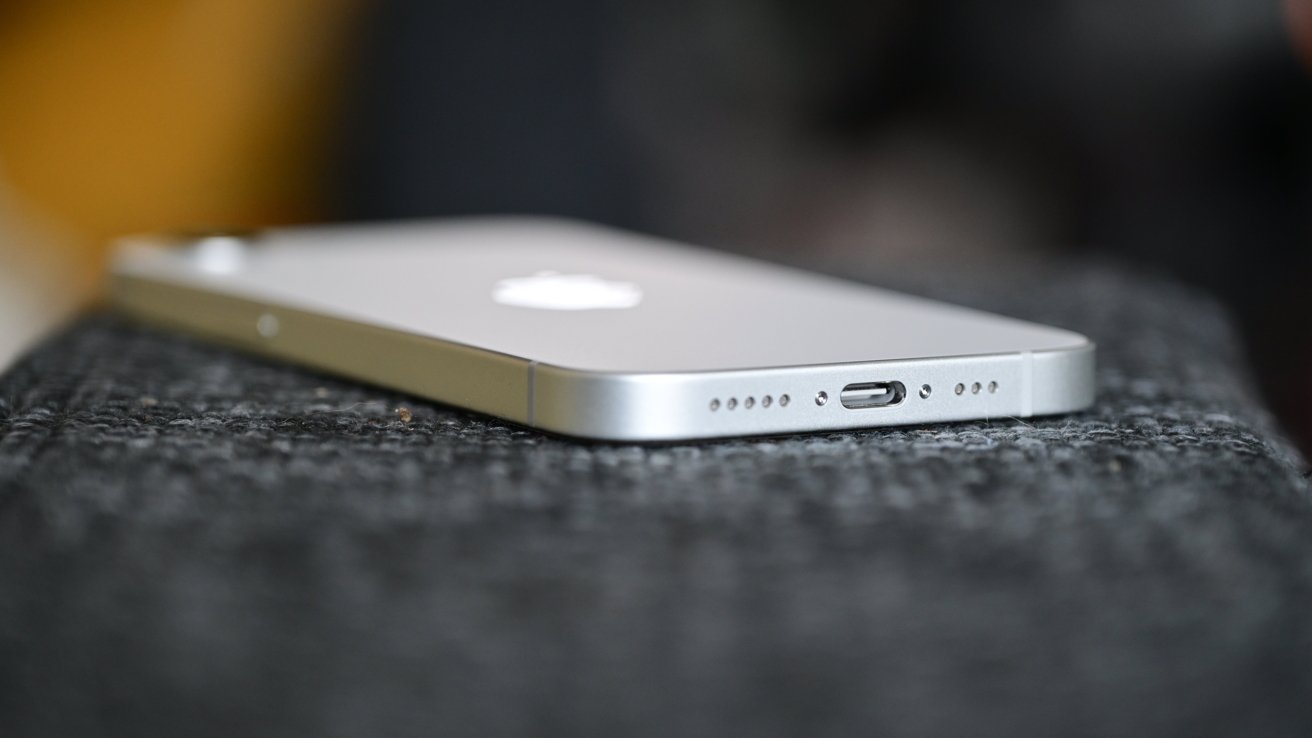 photo of Apple loyalty softens with carrier switches but still outpaces Android image