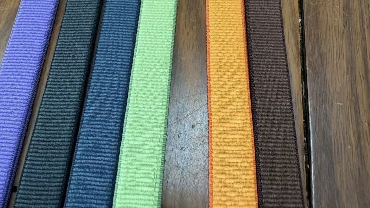 Inconsistency between TechWoven & iPhone 17 crossbody strap makes everything look fake