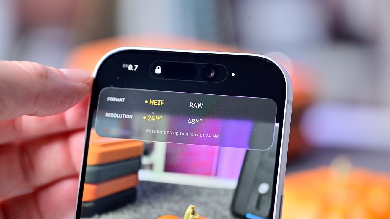 Adjusting resolutions and formats in the camera app