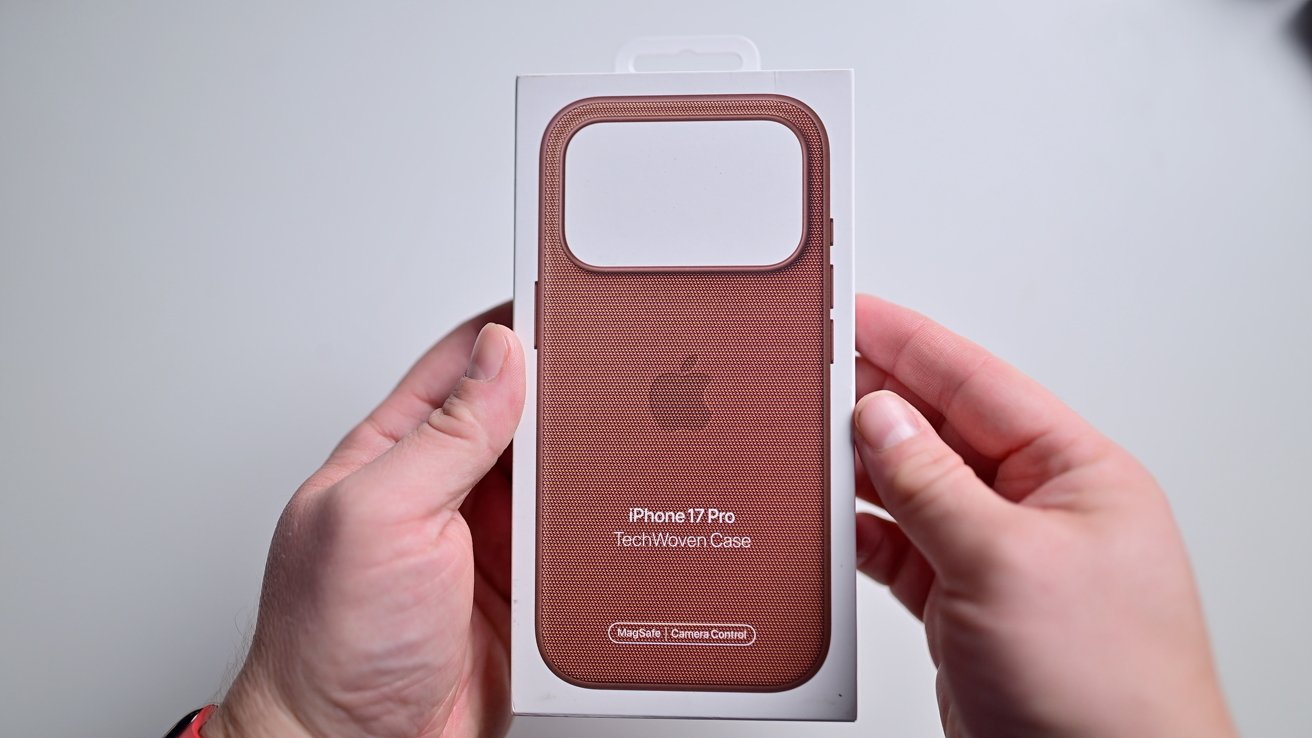 Apple TechWoven case for iPhone 17 Pro review