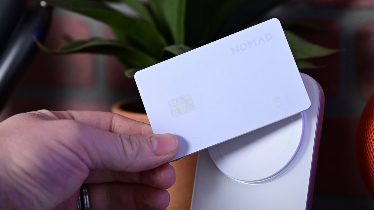 Nomad Tracking Card Pro review: Find My mixed with Apple Card