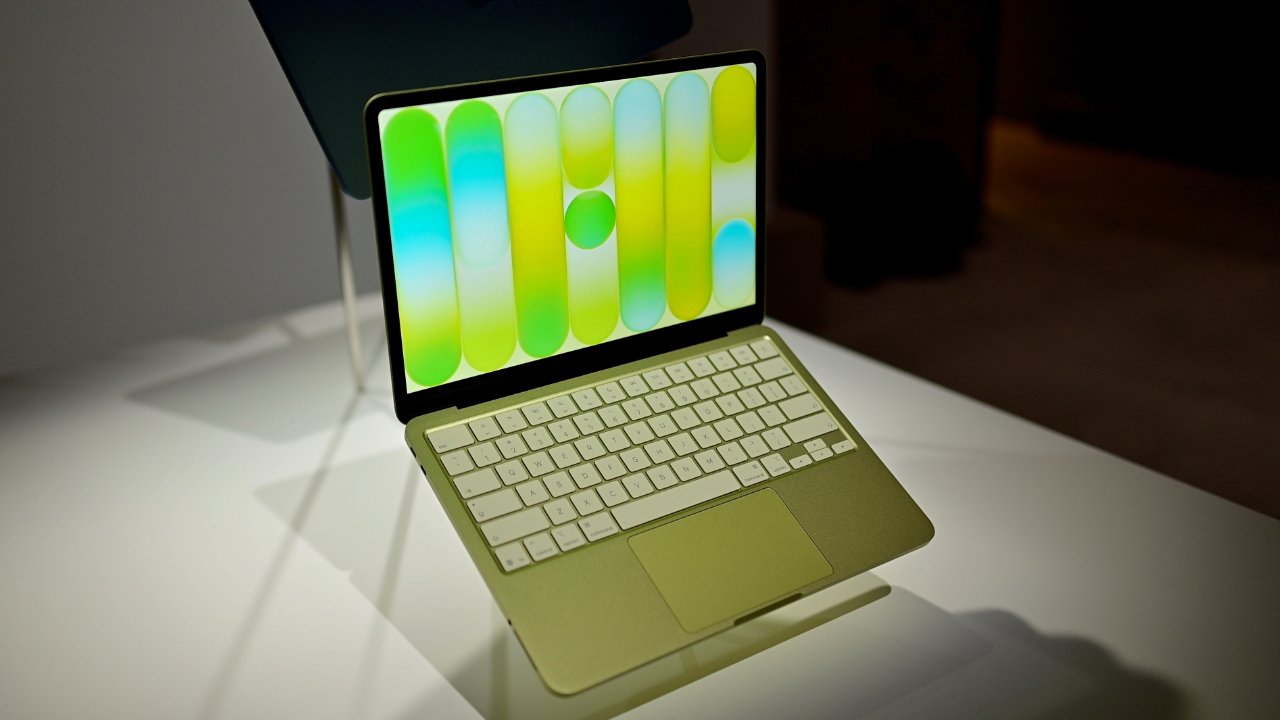 MacBook Neo starts seeing shipping delays