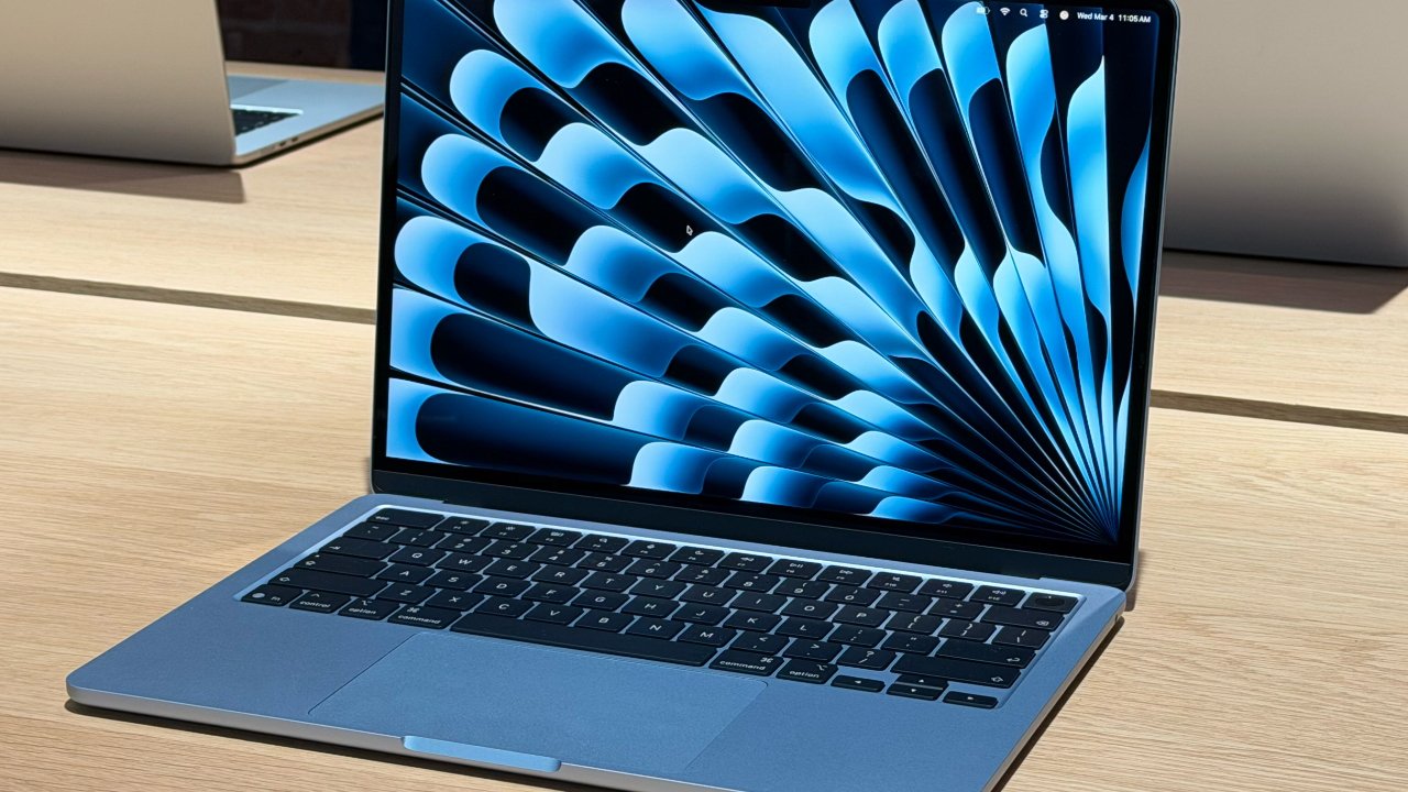 OLED MacBook Air may not come until 2029