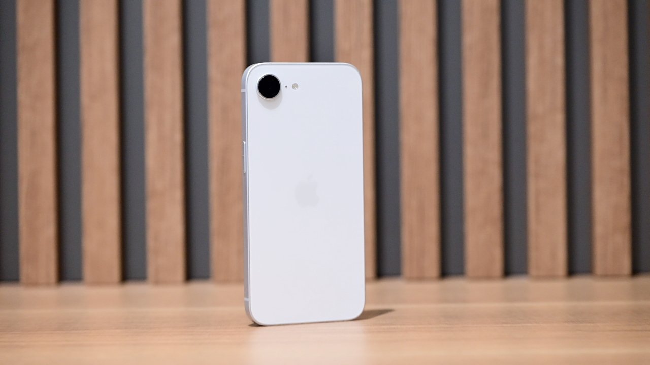 iPhone 16e